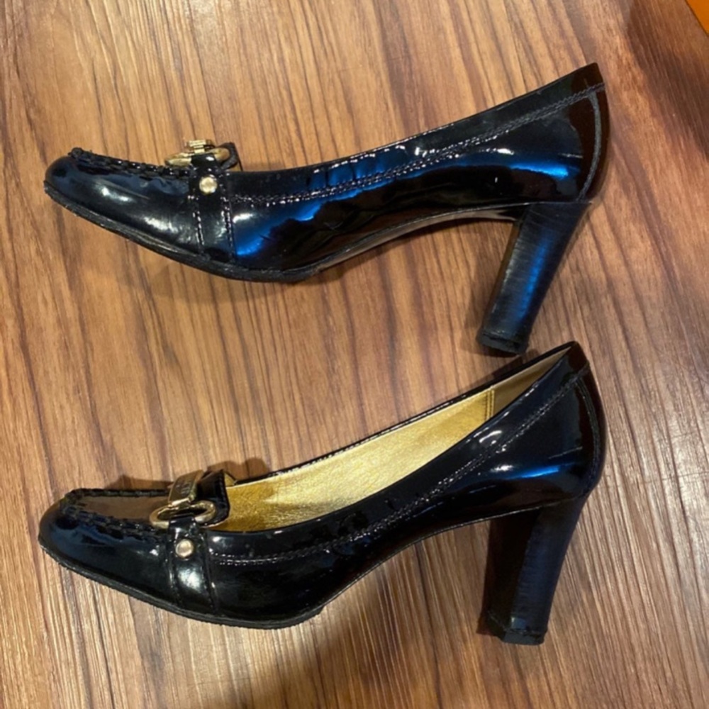 Coach heel - Picture 2 of 4